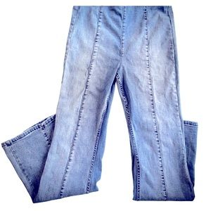 Free People Penny Pull on Flare Leg. NWOT - Sz 31